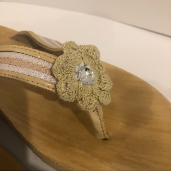 3/$20 Sketchers Flip Flops 🩴 - Picture 4 of 11